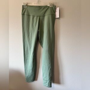 NWT Nike Dri-Fit 7/8 Legging size Medium